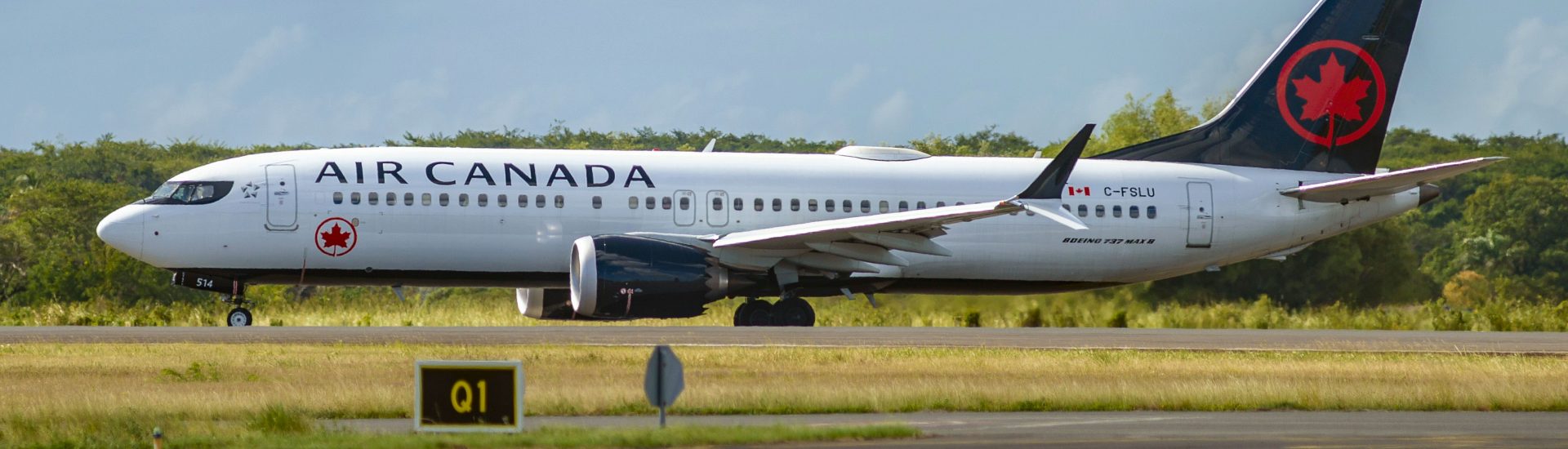 B737 MAX-8 Air Canada C-FSLU