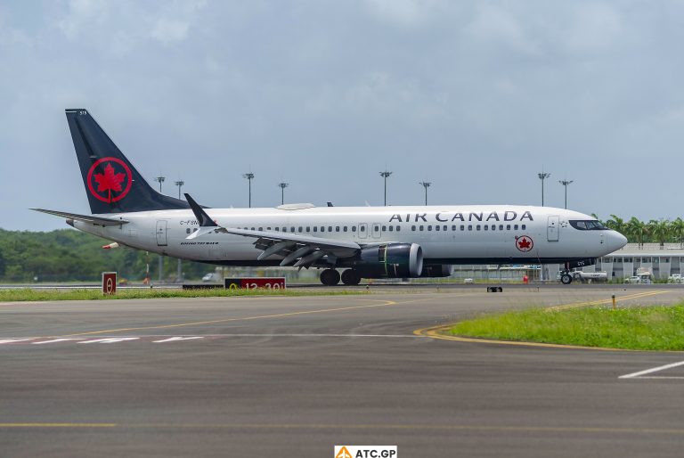 B737 Max-8 Air Canada C-FSNQ