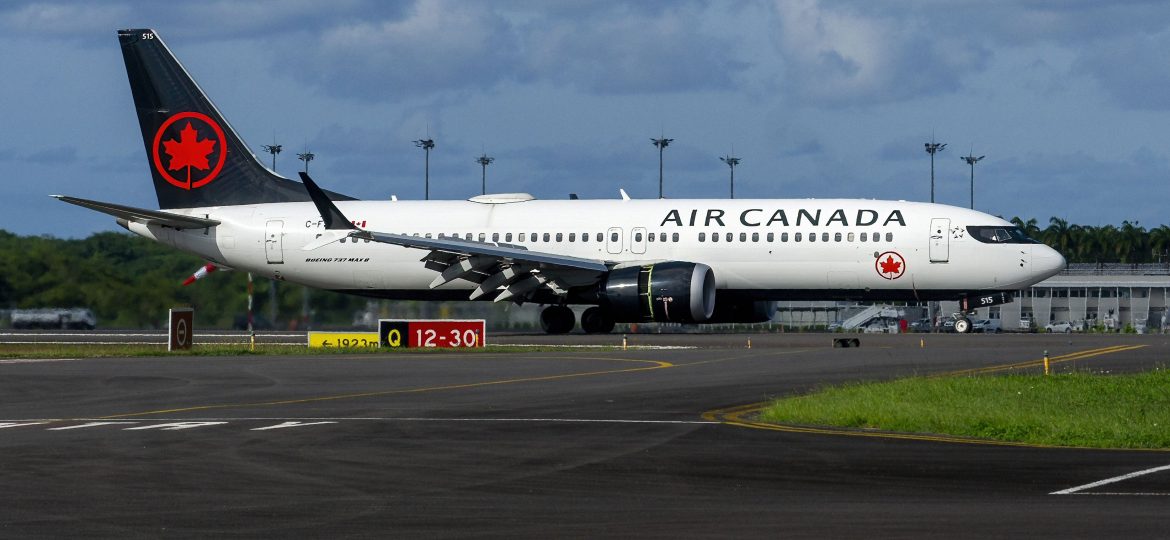 B737 MAX-8 Air Canada C-FSNQ