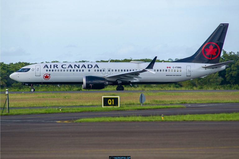 B737 Max-8 Air Canada C-FSNQ