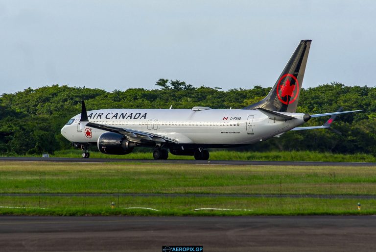 B737 Max-8 Air Canada C-FSNQ