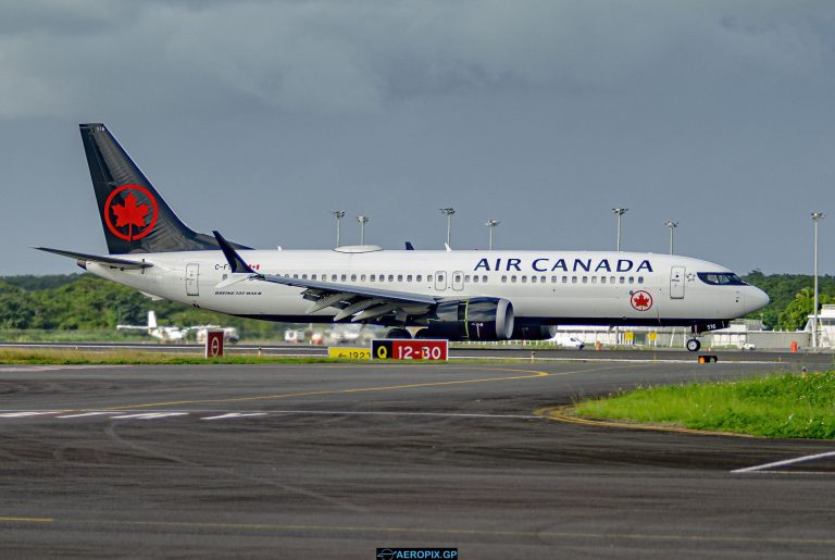 B737 Max-8 Air Canada C-FSNU