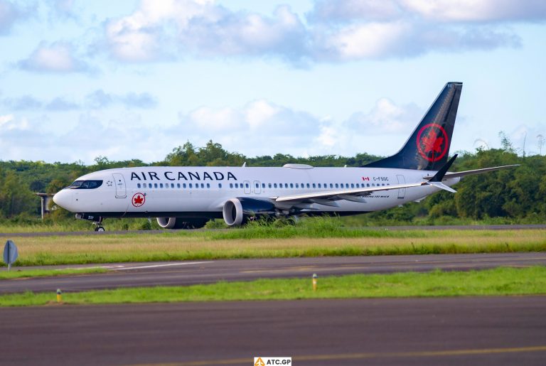 B737 Max-8 Air Canada C-FSOC