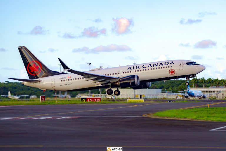 B737 Max-8 Air Canada C-FSOC