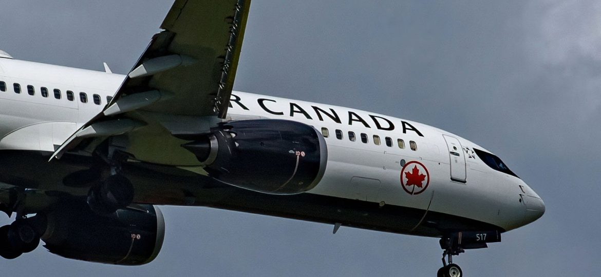 B737 MAX-8 Air Canada C-FSOC