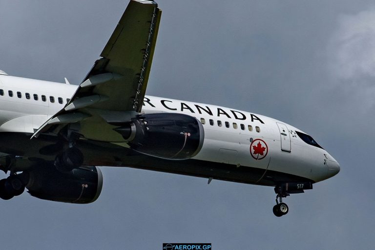 B737 Max-8 Air Canada C-FSOC