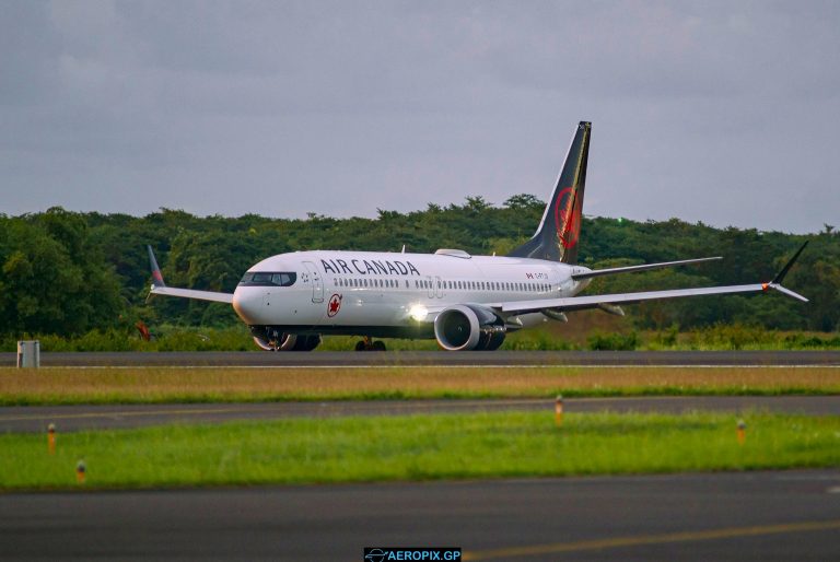 B737 Max-8 Air Canada C-FTJV