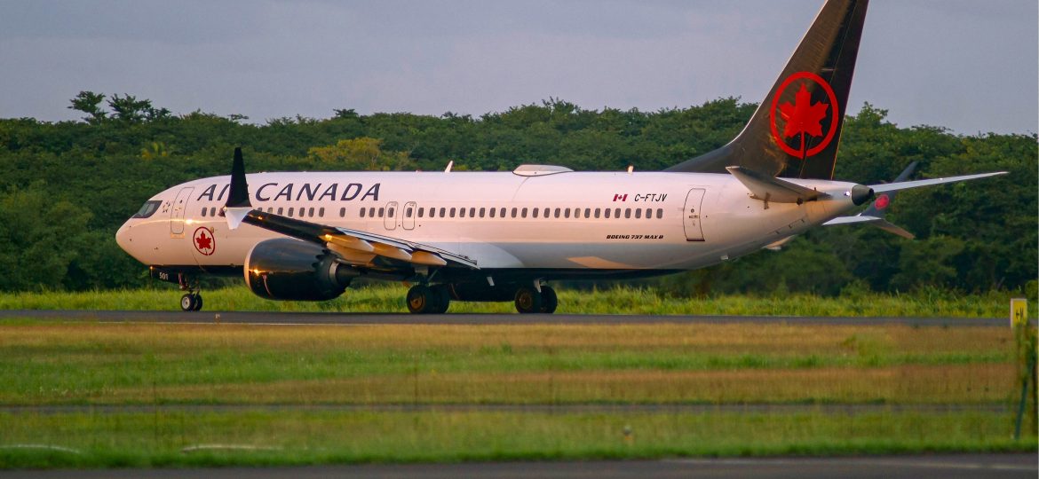 B737 MAX-8 Air Canada C-FTJV