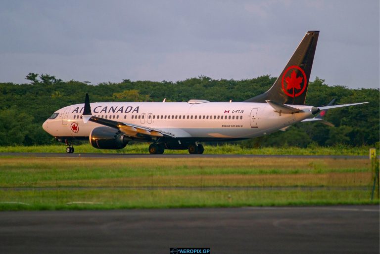 B737 Max-8 Air Canada C-FTJV