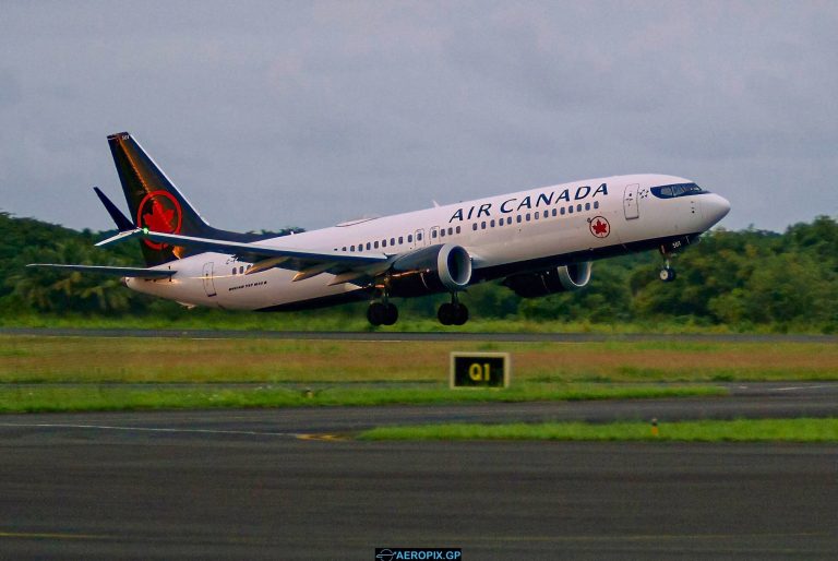 B737 Max-8 Air Canada C-FTJV