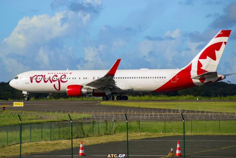 B767-300ER Air Canada Rouge C-FIYA