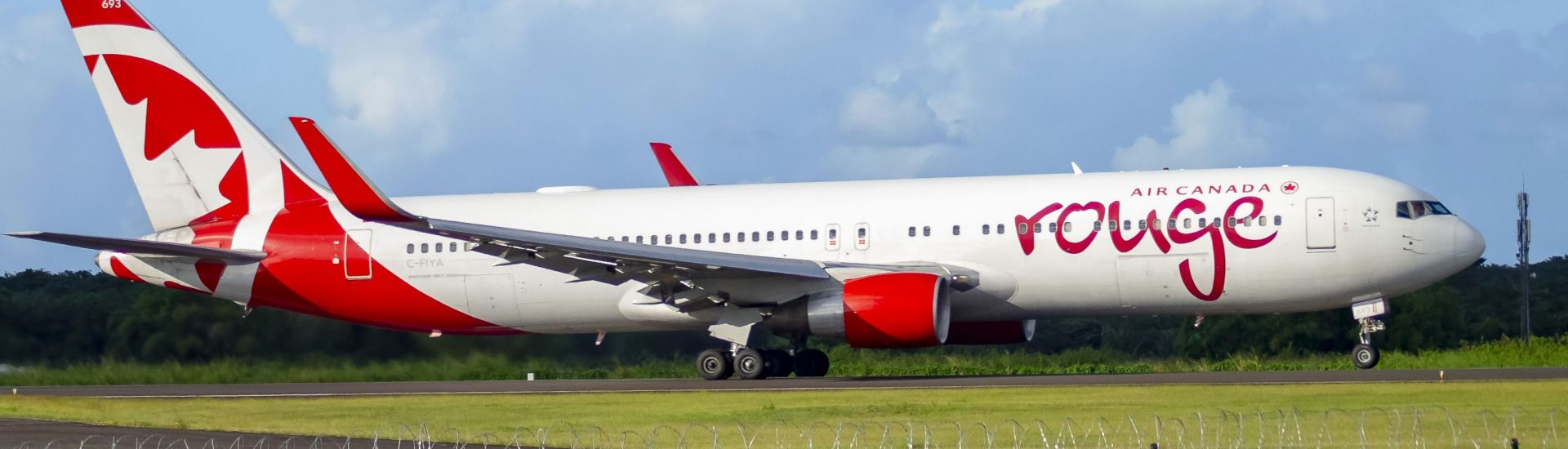 B767-300ER Air Canada Rouge C-FIYA