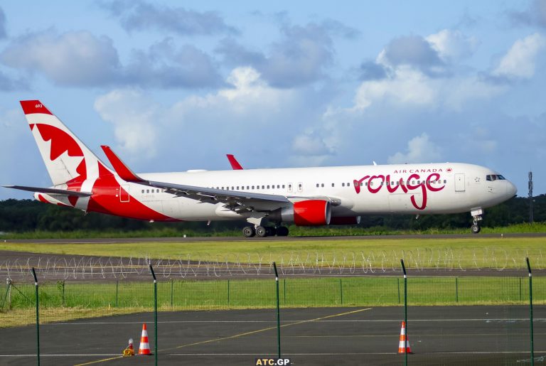 B767-300ER Air Canada Rouge C-FIYA