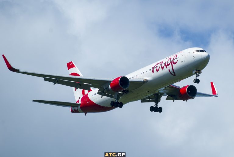 B767-300ER Air Canada Rouge C-FMLZ