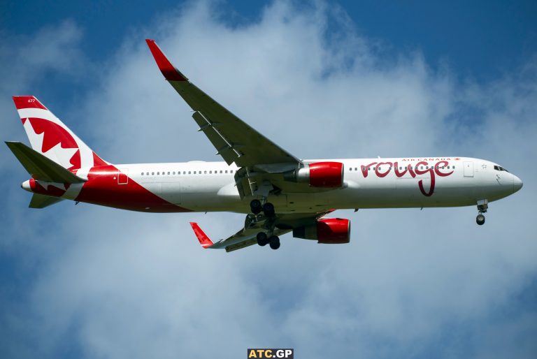 B767-300ER Air Canada Rouge C-FMLZ