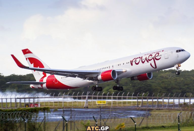 B767-300ER Air Canada Rouge C-FMWP