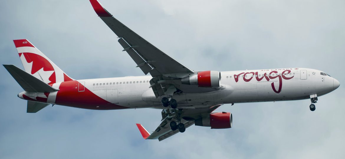 B767-300ER Air Canada Rouge C-FMWU