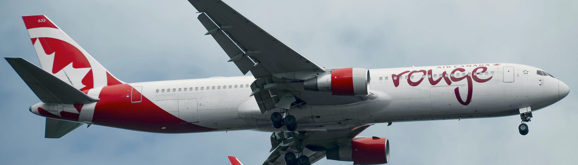 B767-300ER Air Canada Rouge C-FMWU