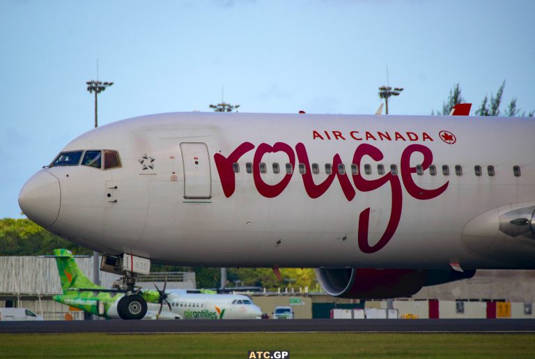 B767-300ER Air Canada Rouge C-FMWY