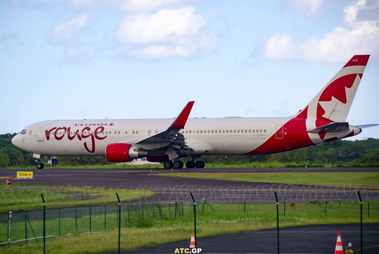 B767-300ER Air Canada Rouge C-FMWY