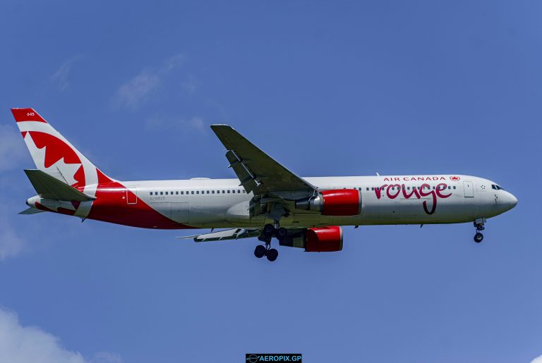 B767-300ER Air Canada Rouge C-GBZR