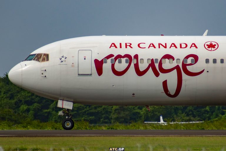 B767-300ER Air Canada Rouge C-GDUZ