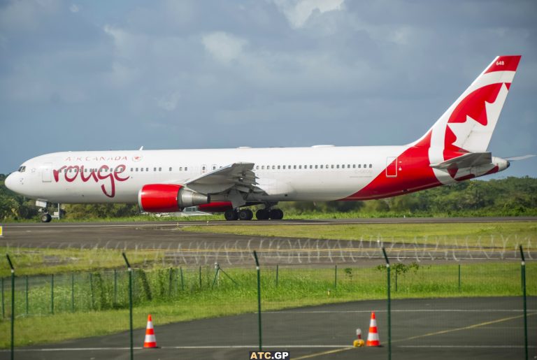 B767-300ER Air Canada Rouge C-GEOU