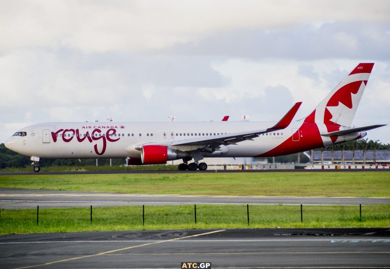 B767-300ER Air Canada Rouge C-GHPN