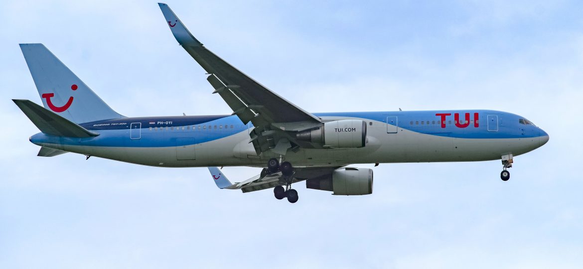 B767-300ER TUI PH-OYI