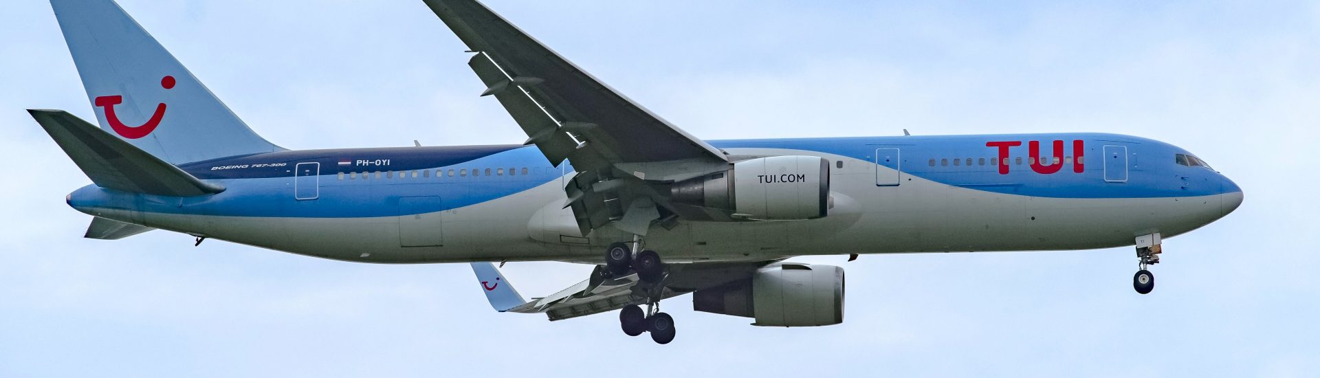 B767-300ER TUI PH-OYI