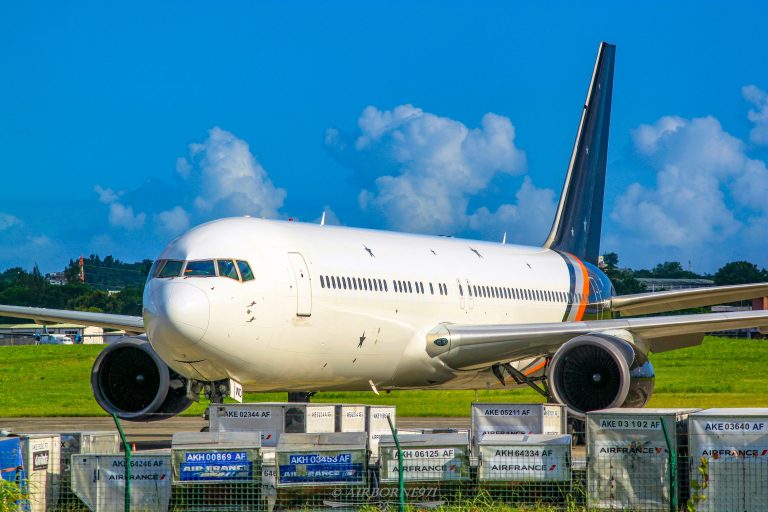 B767-300ER Titan Airways G-POWD