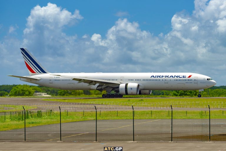 B777-300ER Air France F-GSQD