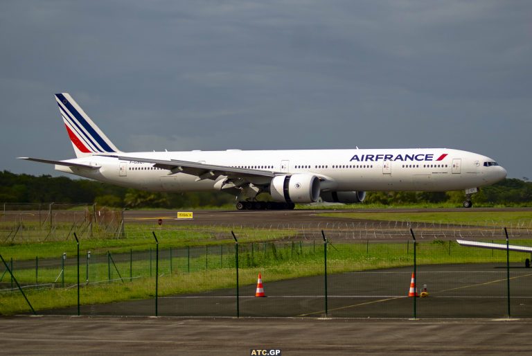 B777-300ER Air France F-GSQT