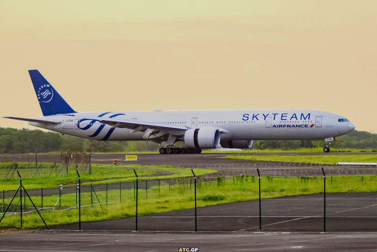 B777-300ER Air France F-GZNE