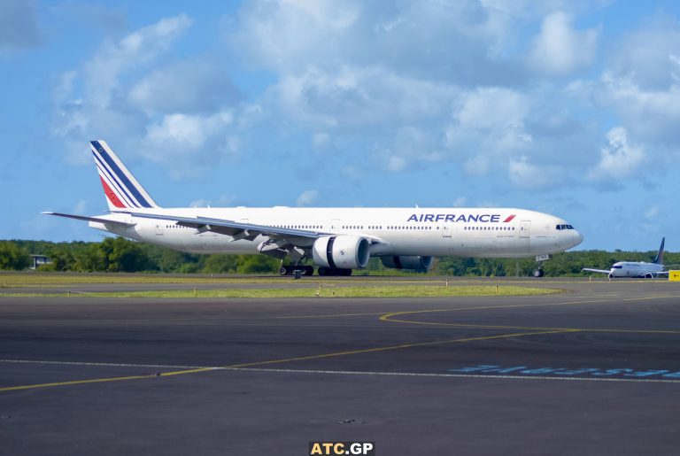 B777-300ER Air France F-GZNG