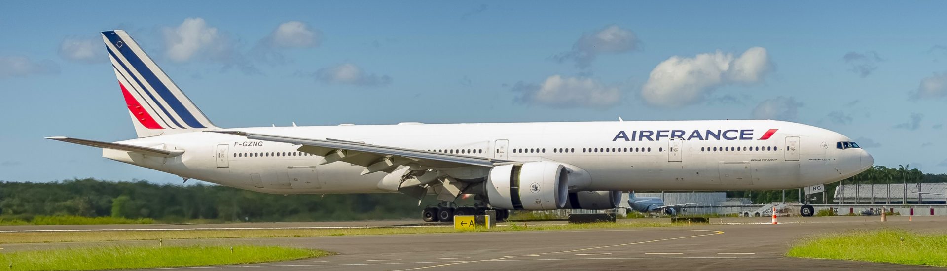 B777-300ER Air France F-GZNG