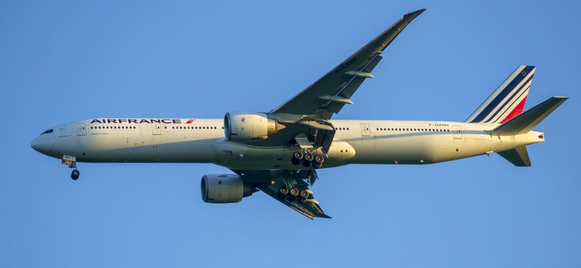 B777-300ER Air France F-GZNH