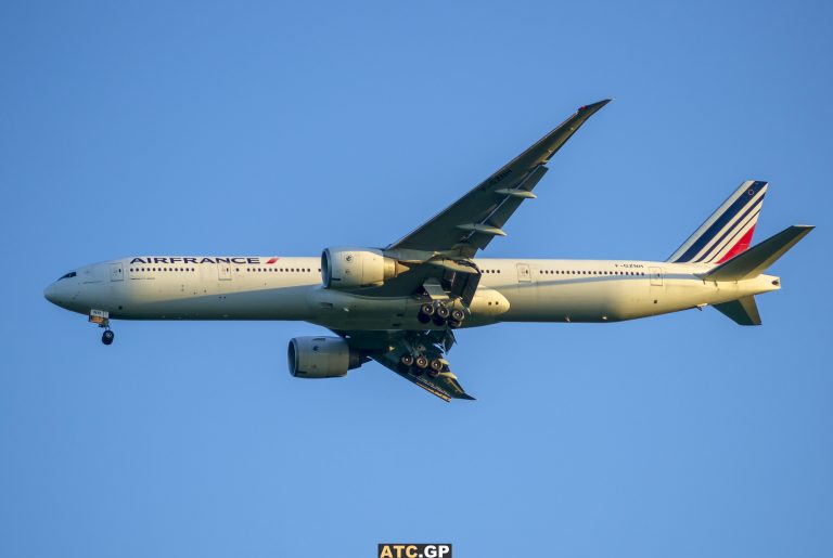 B777-300ER Air France F-GZNH