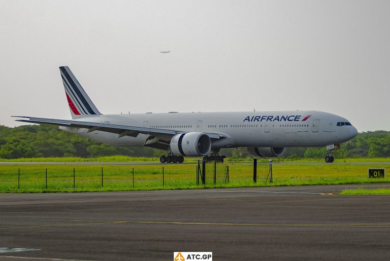 B777-300ER Air France F-GZNJ