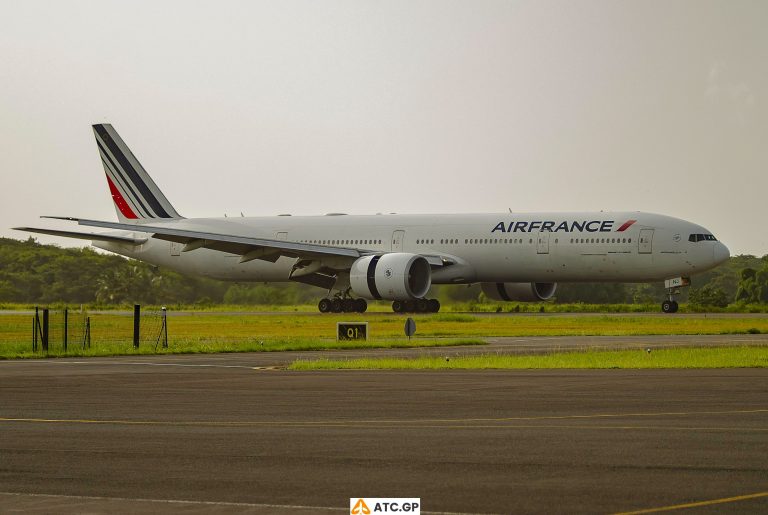 B777-300ER Air France F-GZNJ