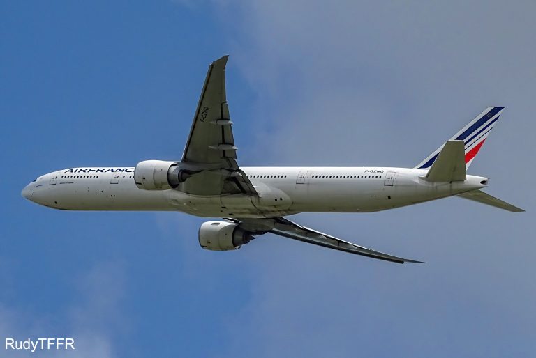 B777-300ER Air France F-GZNQ