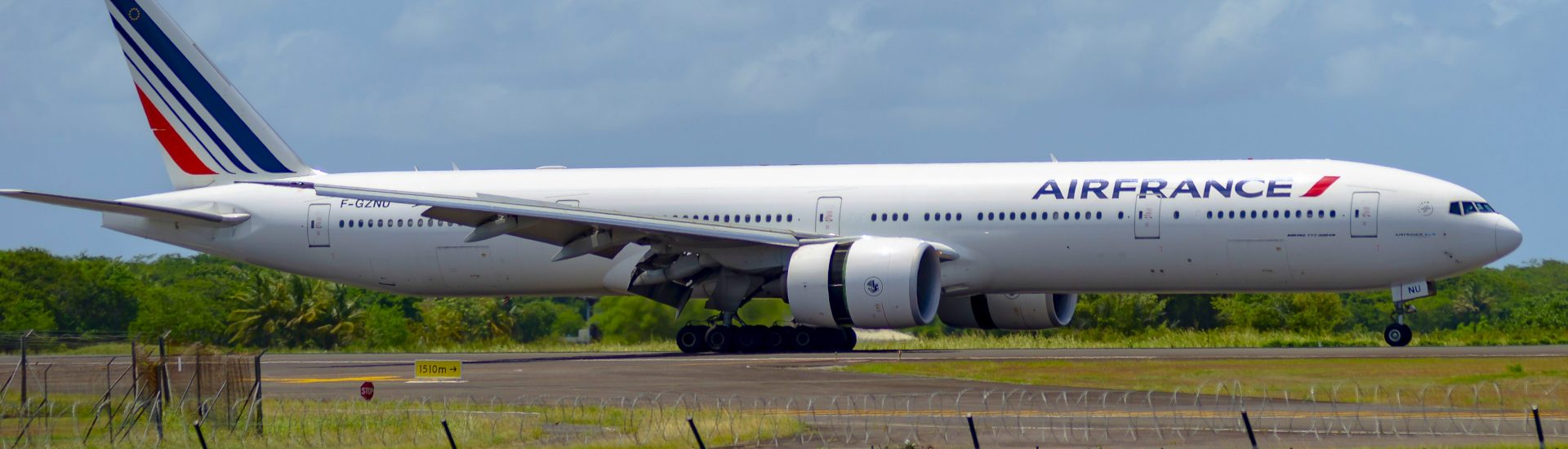 B777-300ER Air France F-GZNU