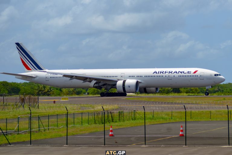 B777-300ER Air France F-GZNU