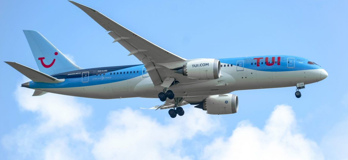 B787-8 TUI OO-LOE