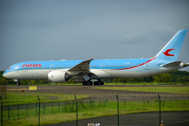 B787-9 Neos EI-NEU