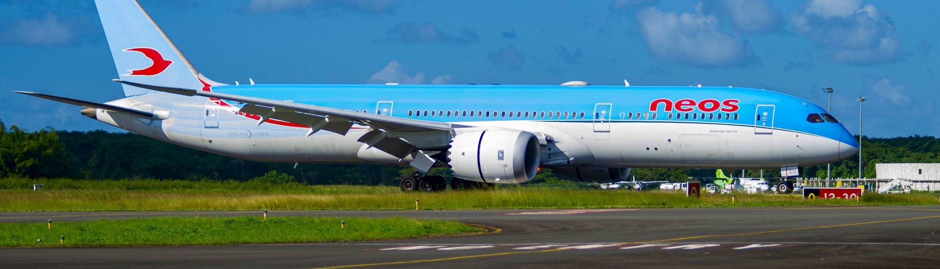 B787-9 Neos EI-NEU