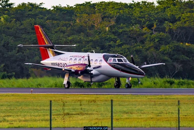 BAe-32 Air Century HI956