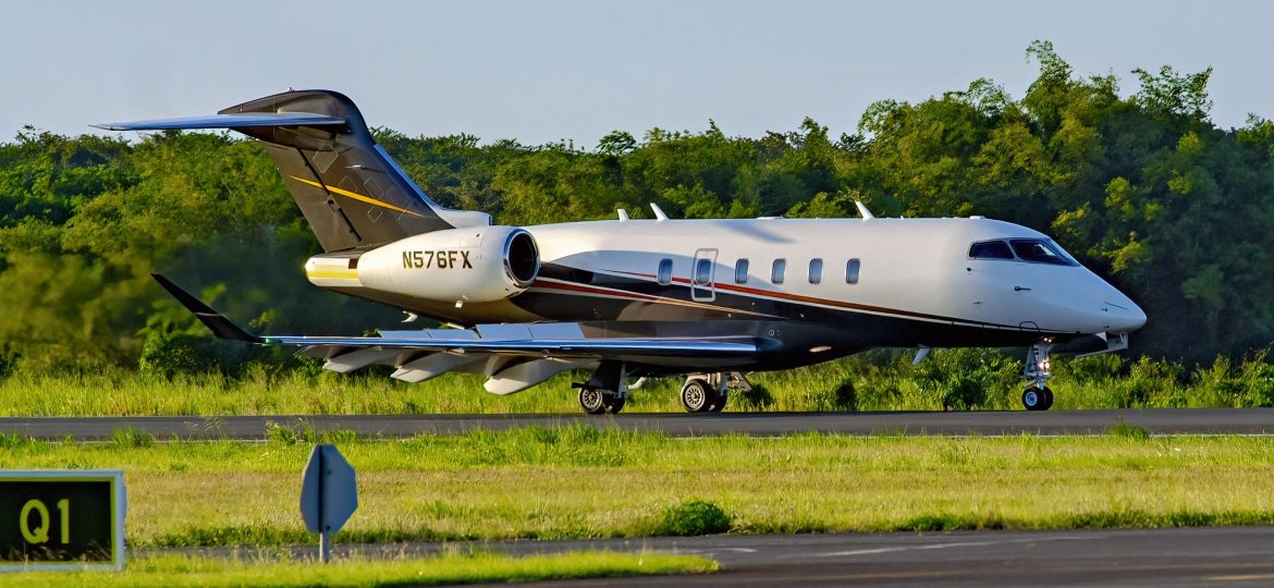 Challenger 350 Flexjet N576FX