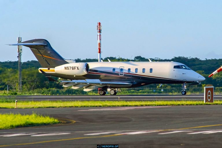 Challenger 350 Flexjet N576FX