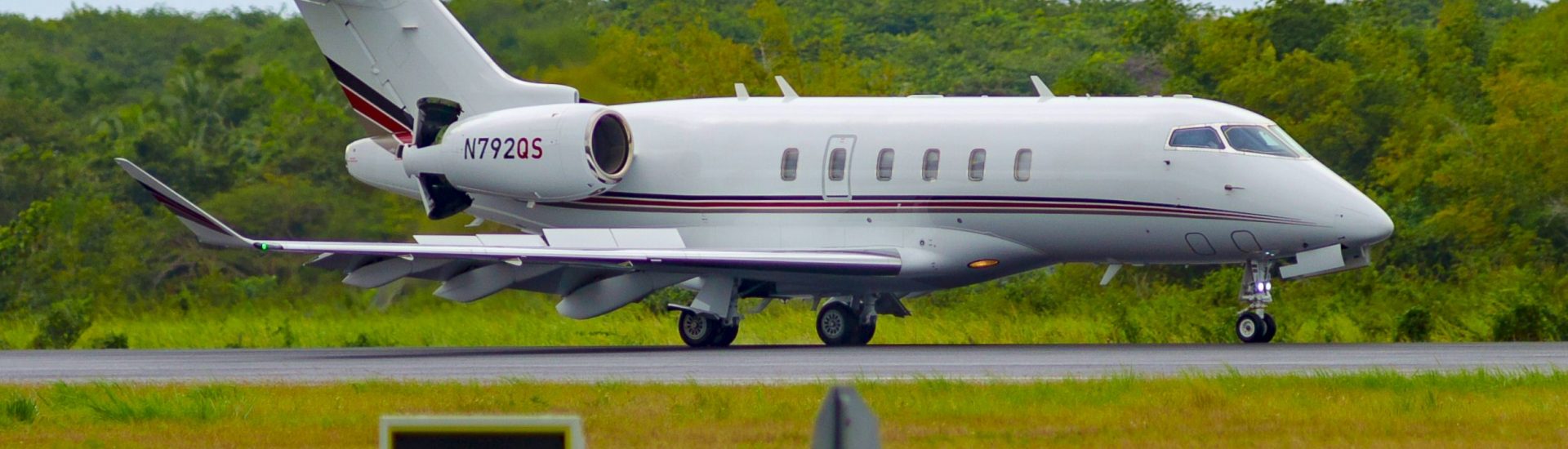 Challenger 350 NetJets N792QS